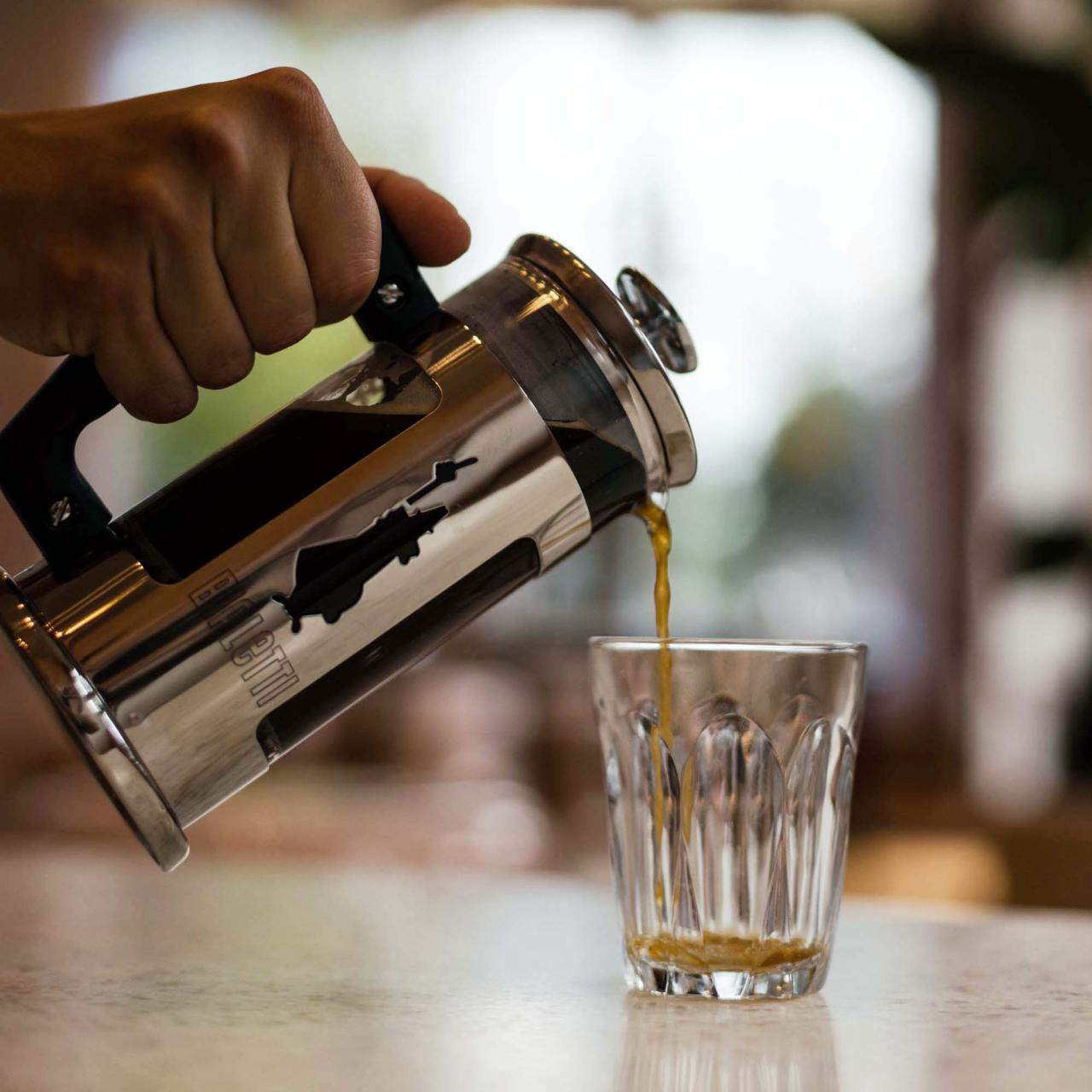 Camping koffie zetten met een bialetti frenchpress