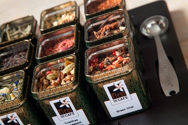 Plateau de Luxe zwart met 12 blikken en lepel