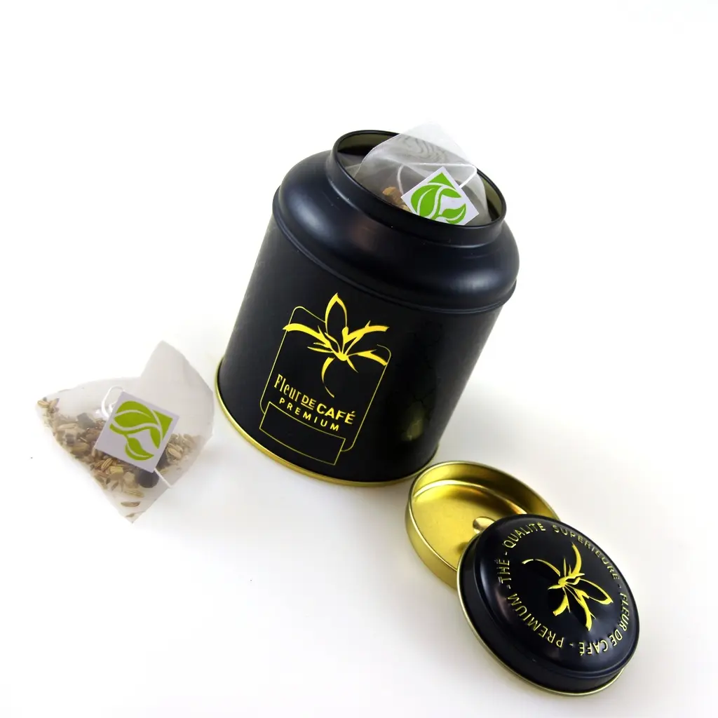 Cadeaublik met theezakje.webp